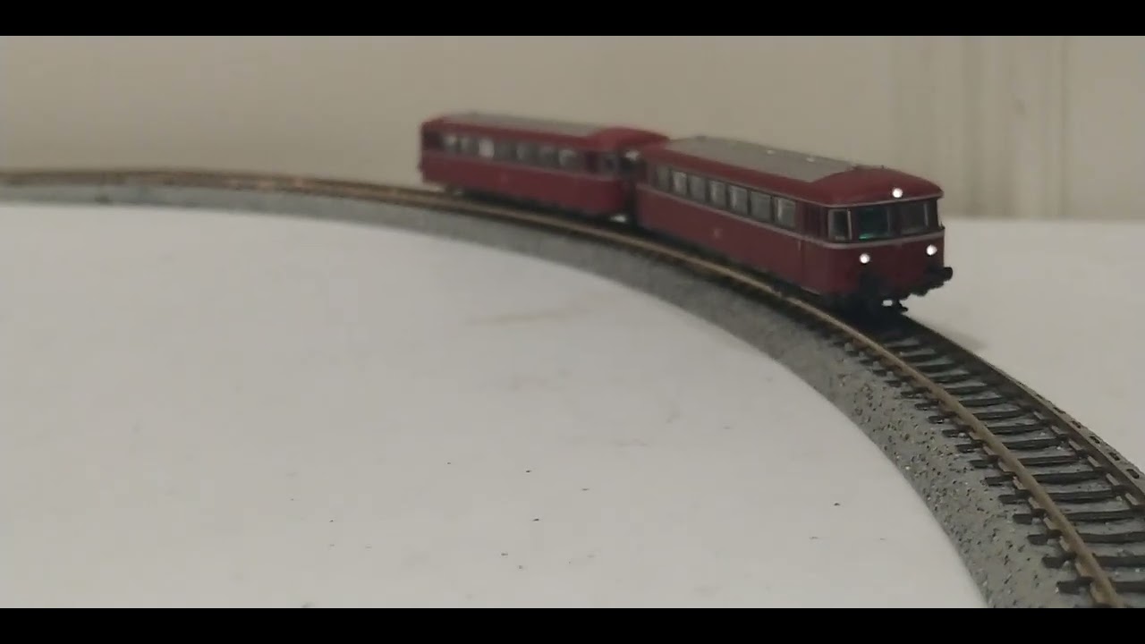 Minitrix Trix N Scale 16981 DB VT98 & VS98 Railbus Set Test Run