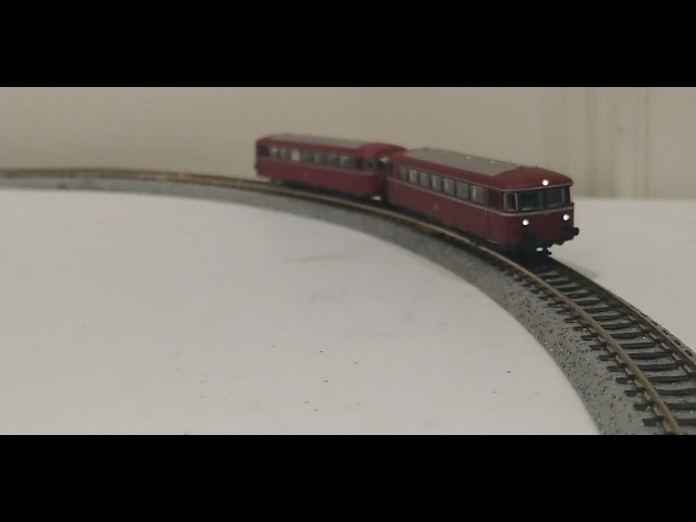 Minitrix Trix N Scale 16981 DB VT98 & VS98 Railbus Set Test Run