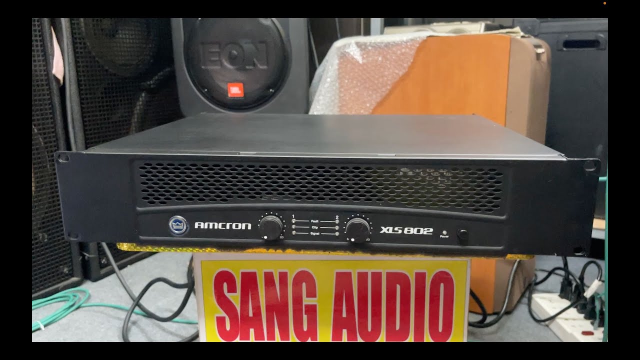 Chi Tiết Nội Ngoại Thất Đẩy Amcron XLS 802 Công Suất Khủng Tại 