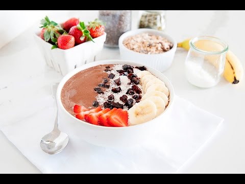 high-fiber-and-protein-chocolate-smoothie-bowl