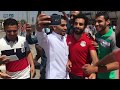 مصر العربية | محمد صلاح للجماهير ضاحكًا "محدش يخنقني"