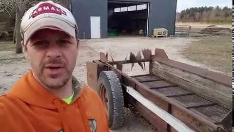 New Idea 208 Manure Spreader