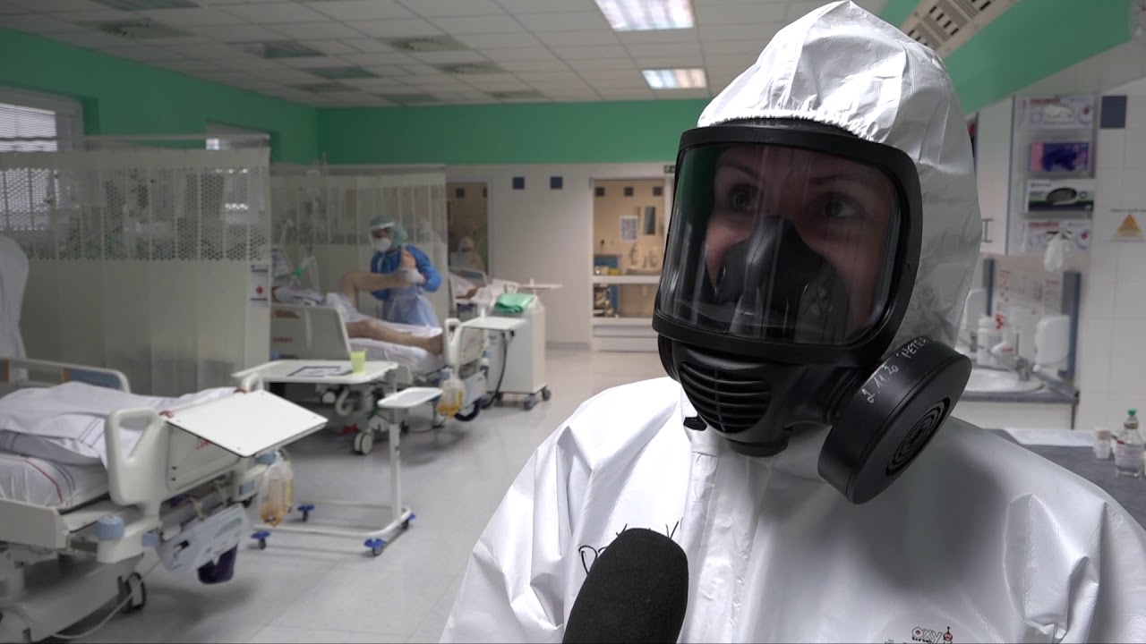 Náročná práce zdravotníků na covidovém ARO v rychnovské nemocnici