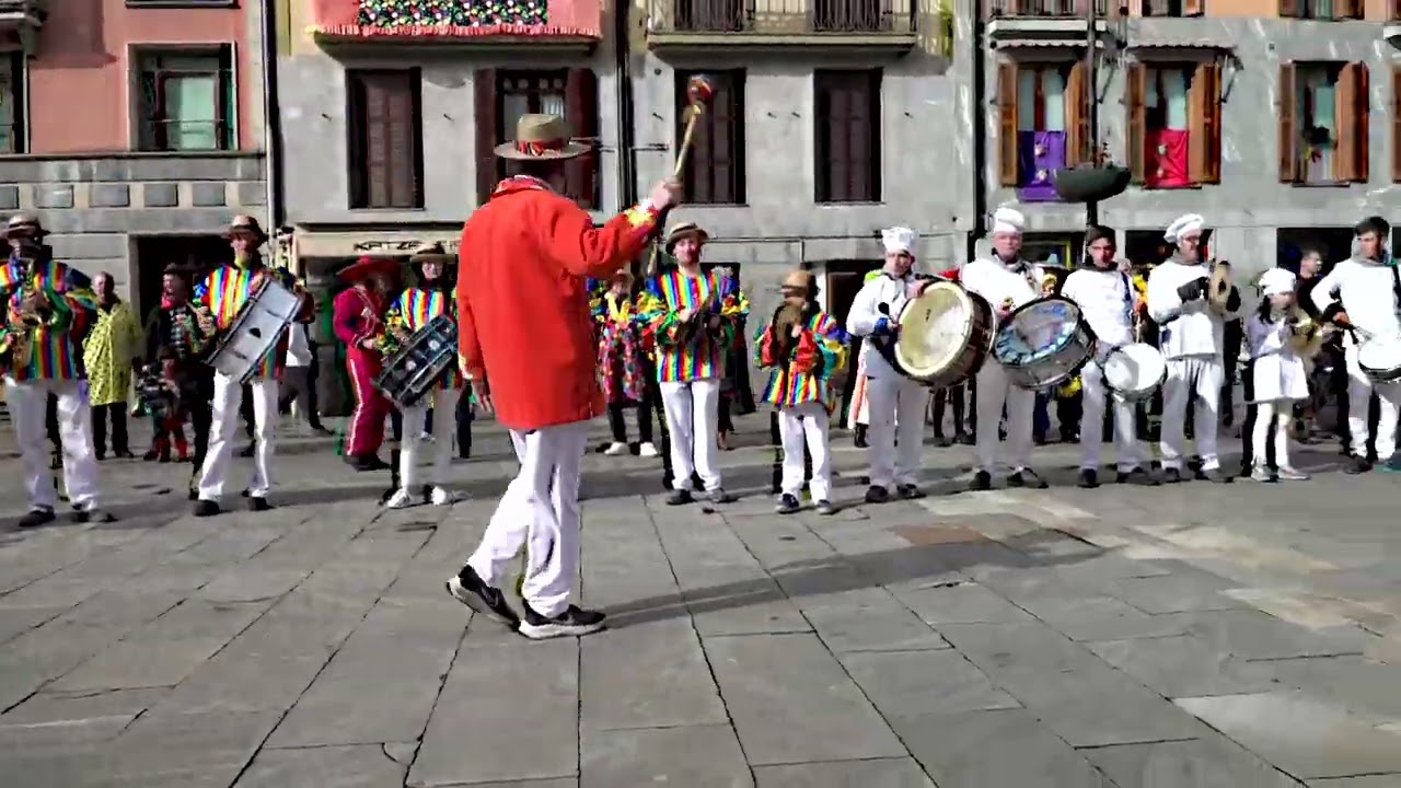 Tolosako 2024ko inauterietan Iurre ete Sukaldeko  txarangen juntadizoa