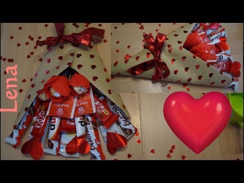 Video: Wie Man Aus Süßigkeiten Eine Rose Macht