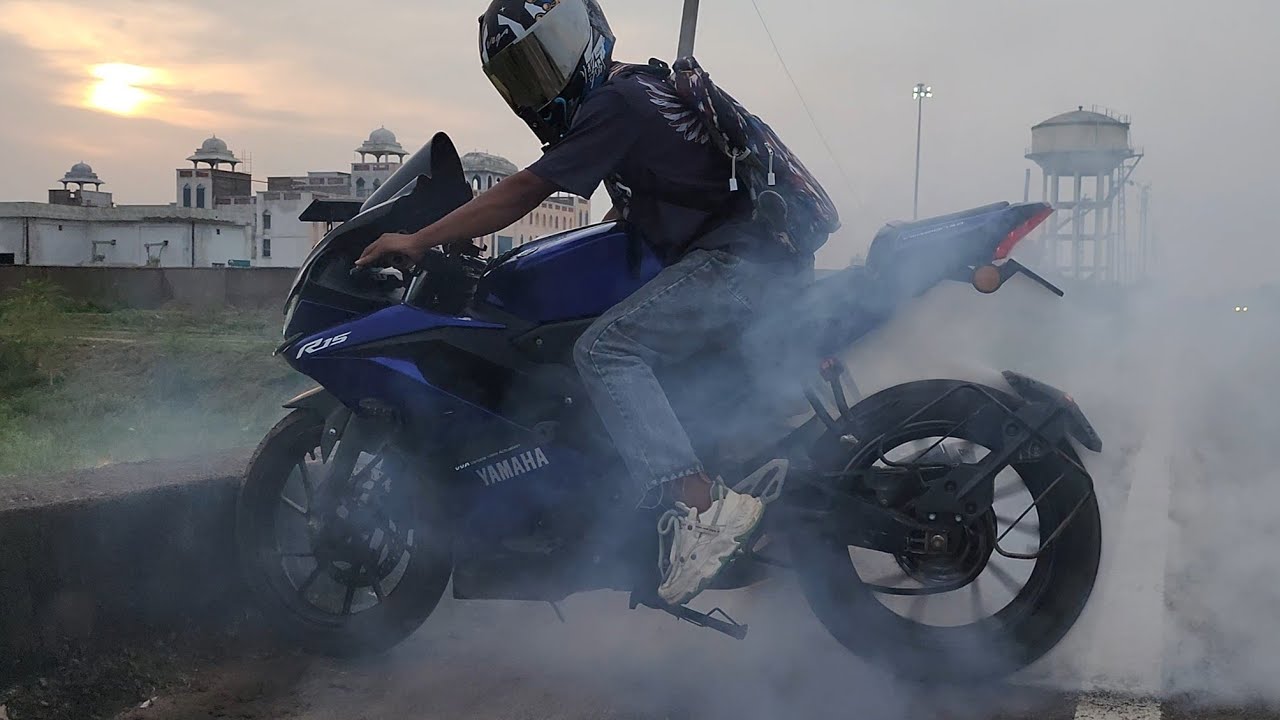 yamaha R15 v3 Review||  buying second hand bike