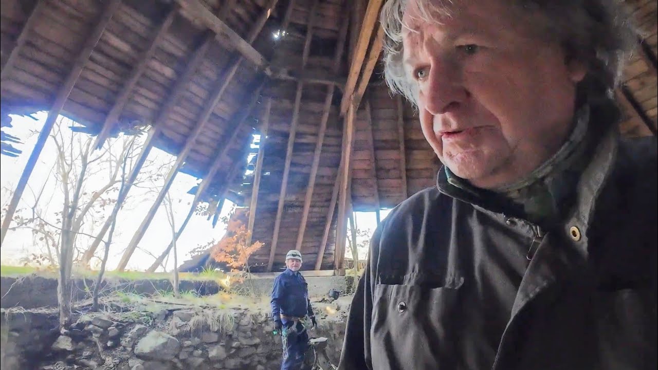 (Lost Places). Durch Geheimgang in den Artillerie-Turm.