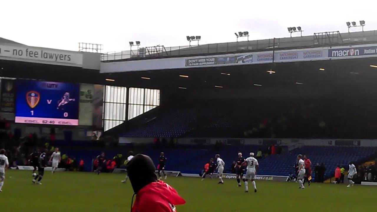 Leeds v Millwall 3 Dec 2011 - 1st Goal.3gp