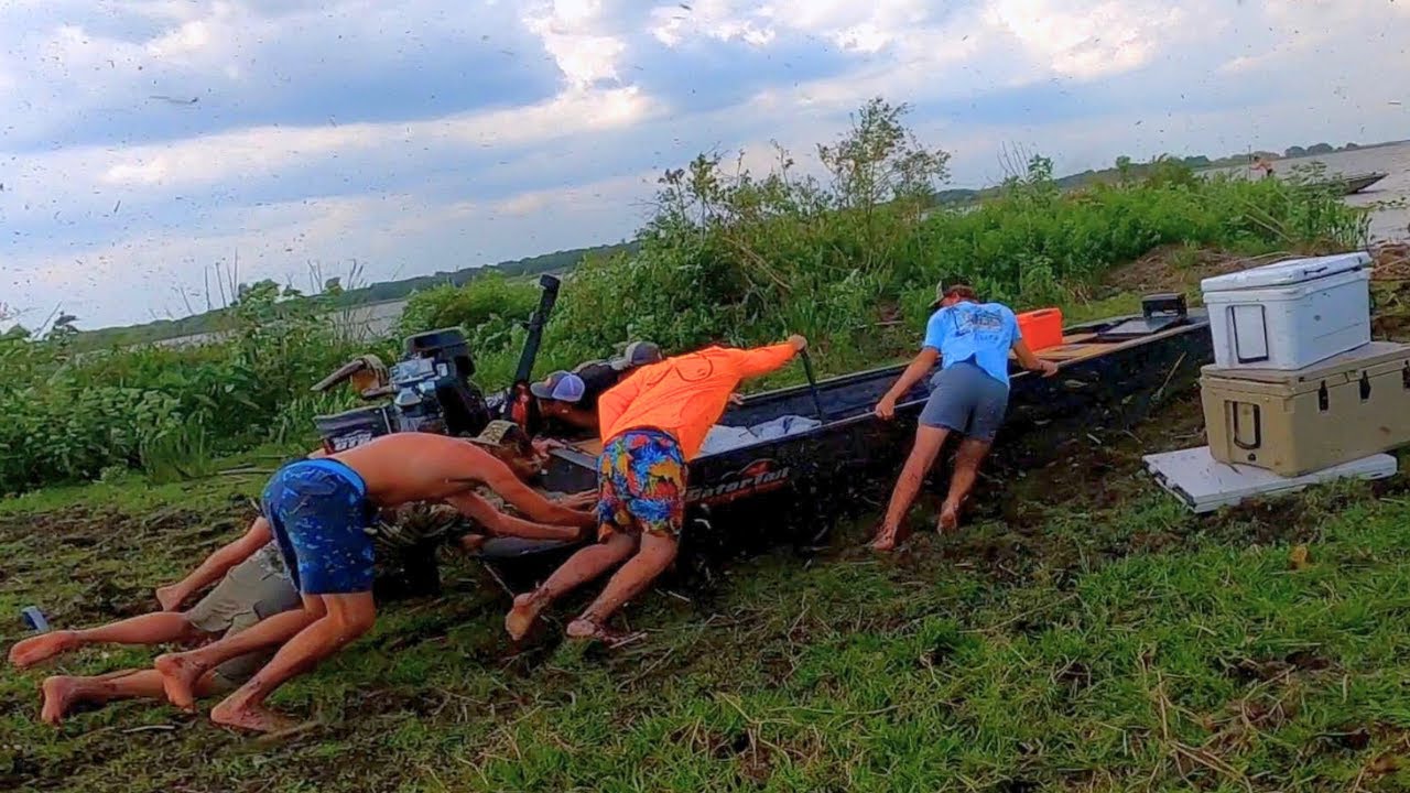 LAKE KISSIMMEE MUD BOAT RUN!! FAST BOATS AND STICKY MUD. - YouTube