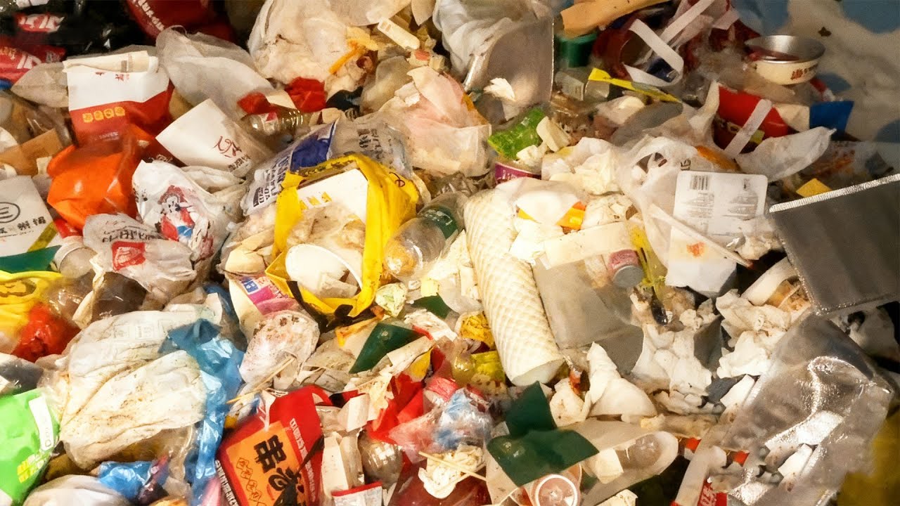 19-year-old beauty suffers from moderate depression and loses the ability to take care of herself