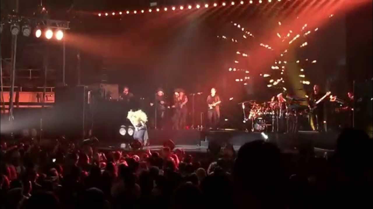 Jackson Hawaii concert introducing band/crew members YouTube