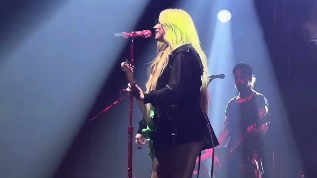 Avril Lavigne - My Happy Ending - Live in New York 5/30/25