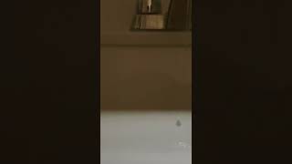 Floating water strobe light illusion