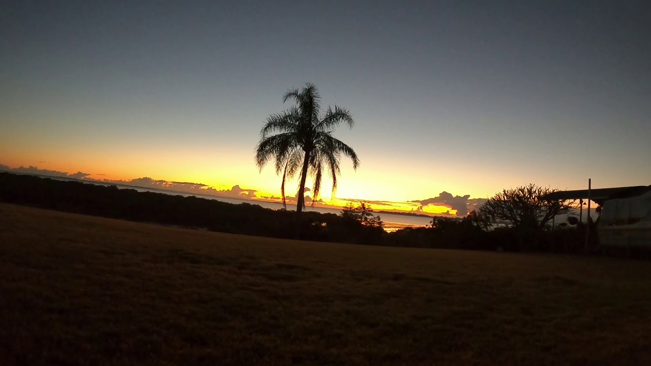 Зимний рассвет на восточном побережье Австралии.  Eastern Australia winter sunrise