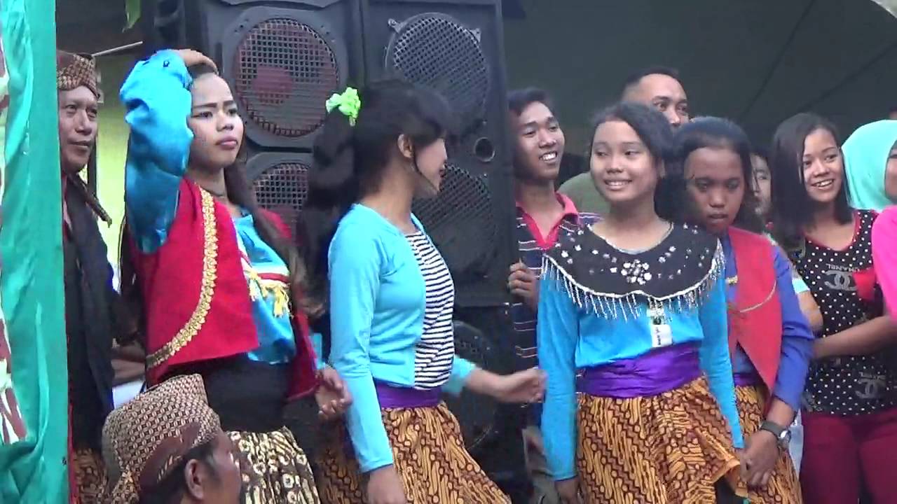 sari cahyo anom psar 10 tegah cwek 4 cwok4