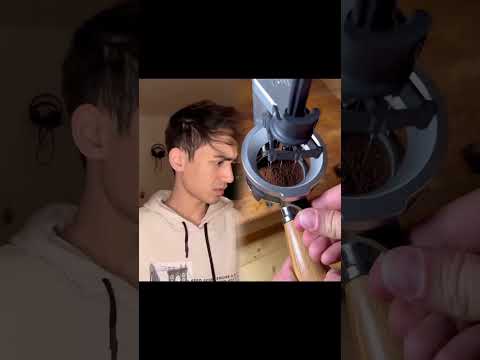 سيف أبوحيط بس تعرف صحابك ع واحد أجنبي