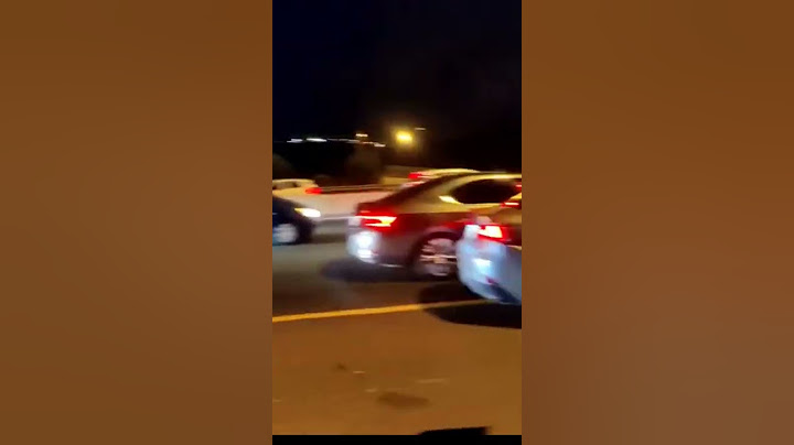 רוכב אופנוע נכנס בשוטר ונמלט