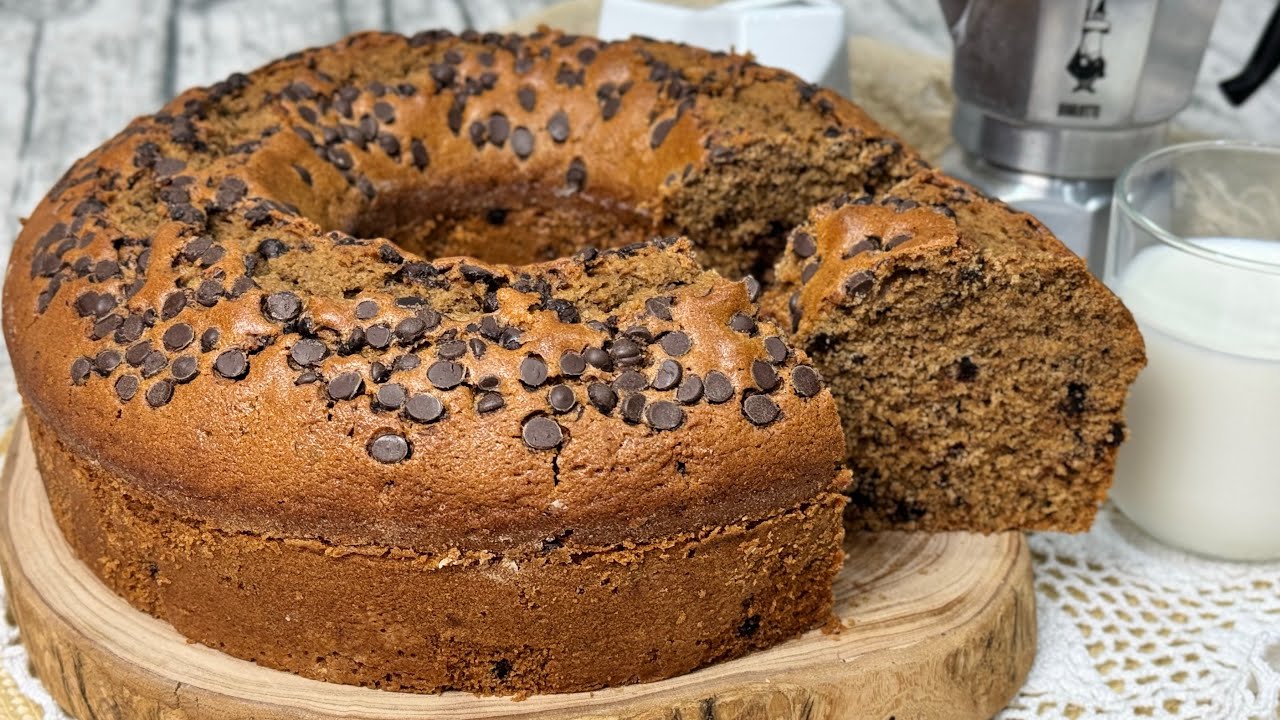 Ciambellone soffice al Caffè e Gocce di Cioccolato