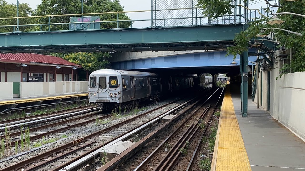 Q Express R46 R46/R68A N Local And Q Express Trains At 86th Street - YouTube