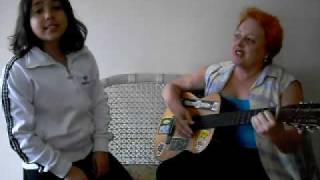 Vó E Neta Cantando Beijinho Doce