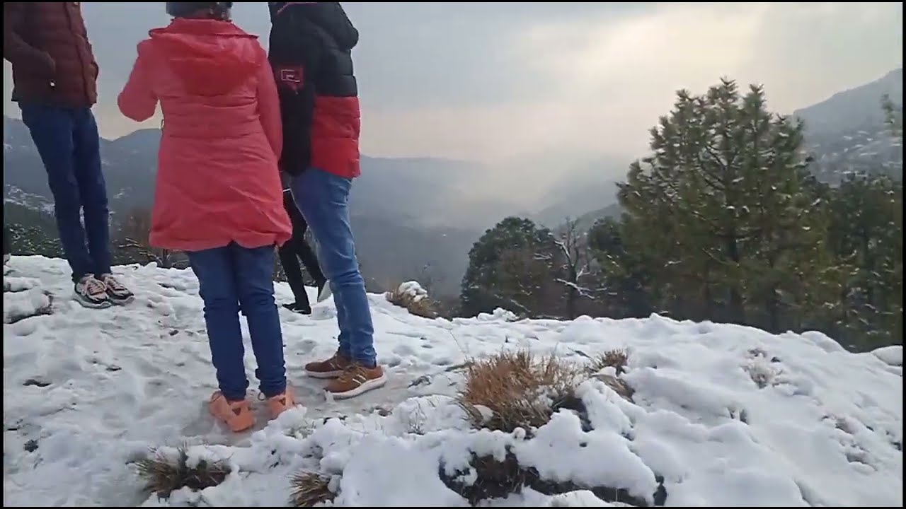 Murree Snowfall || Murree Snowstorm || Murree first snow fall of winters 2021 || Live with Akif ||