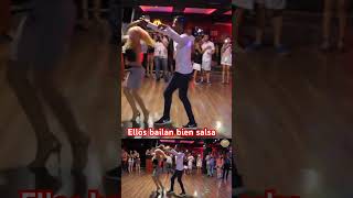 Gaby y Estefy bailan bien salsa #ñ #salsafestival #salsacubana #salsanight #salsadancing