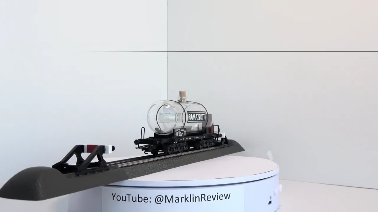 Märklin 4571USA Western Pacific US Box Car (Gebraucht) in Triesen für