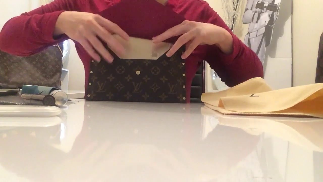 Omg new release 2016 Louis Vuitton rivets envelope unboxing/ reveal what&#39;s in my bag ???????????????? - YouTube