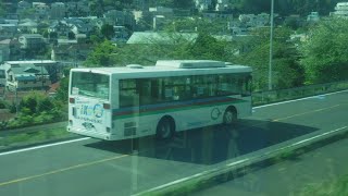 東海道線下り5両編成普通熱海行きE231系733MS-12横コツ15号車クハE231-8040両から観た、JR早川駅〜JR熱海駅間の左側面展望！伊豆箱根バス2468のバス！