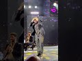 الفنان اللبناني آدم يشعل حفله الأول في مهرجان قرطاج الدولي وسط جمهور غفير اختتمه بتقبيل خشبة المسرح 