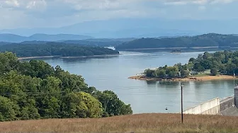 Lunch at Bush’s Beans, a look at Douglas Dam, and a roadside picnic in Townsend. 