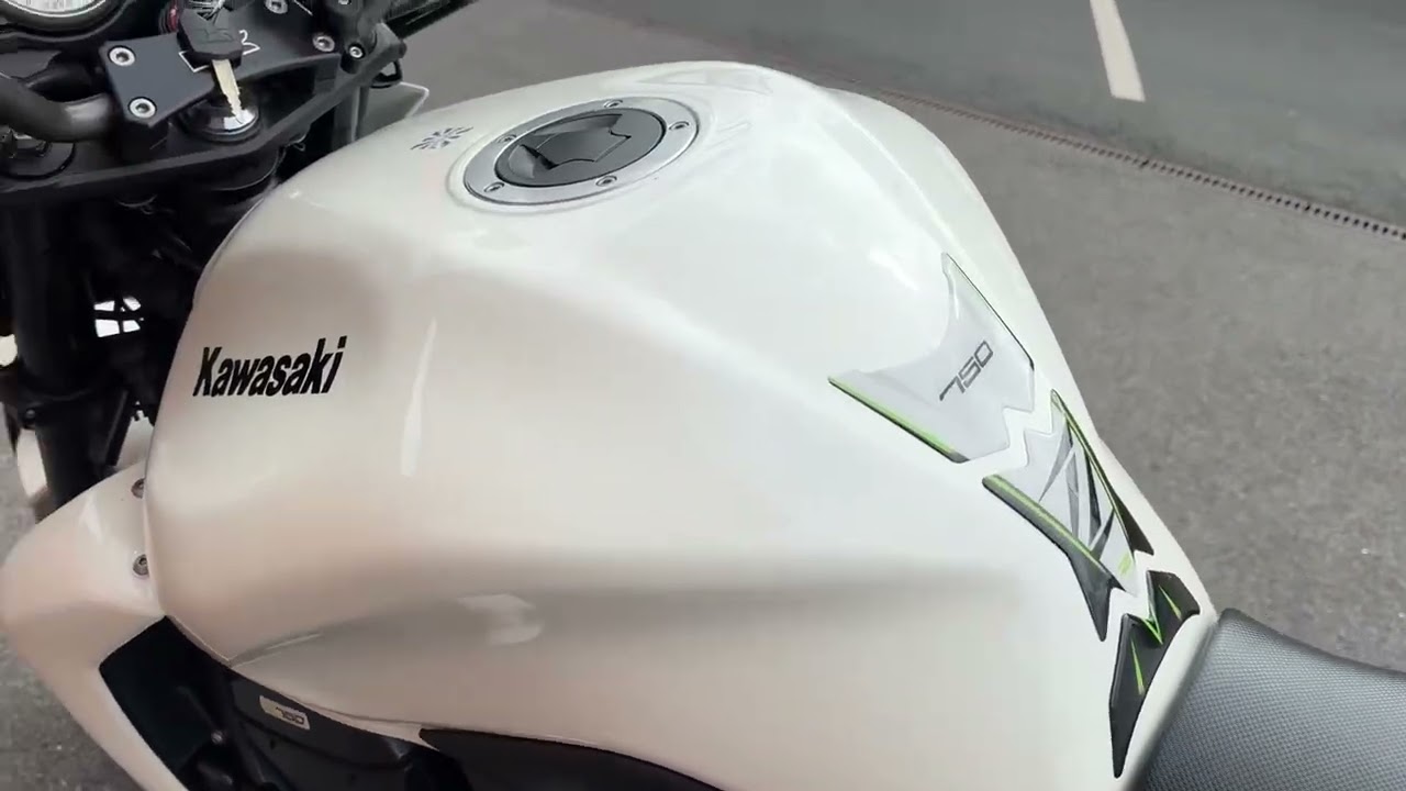 Kawasaki Z750 2011 White 13,036 Miles 18005 - YouTube