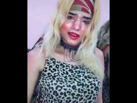 هي عاملة كدة ليه