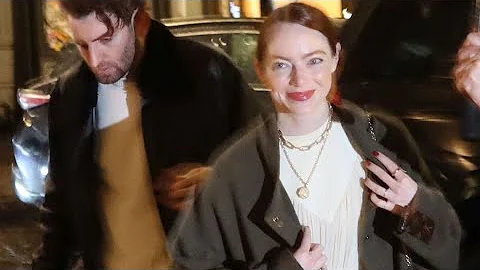 Emma Stone Looking Gorgeous On Her Date!