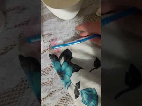 Como tirar esmalte de tecido?