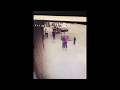 شاب يعتدى على سيدة عجوز بدون اى سبب ويسقطها ارضا شاب يعتدى على سيدة عجوز بدون اى سبب ويسقطها ارضا
