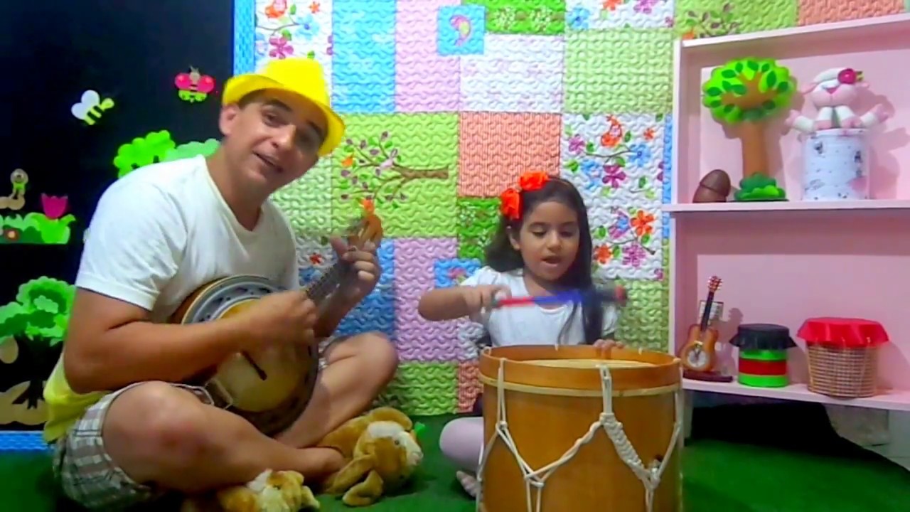GALINHA PINTADINHA NA MUSICALIZAÇÃO (FUI AO MERCADO)