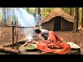 MY FIRST TIME SOLO - Free Food - Catch & Cook at the Roundhouse - Bushcraft Feast - Coastal Foraging