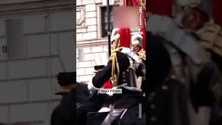 İngilterede Kral 3. Charles Ve Eşinin Geçişi Esnasında \