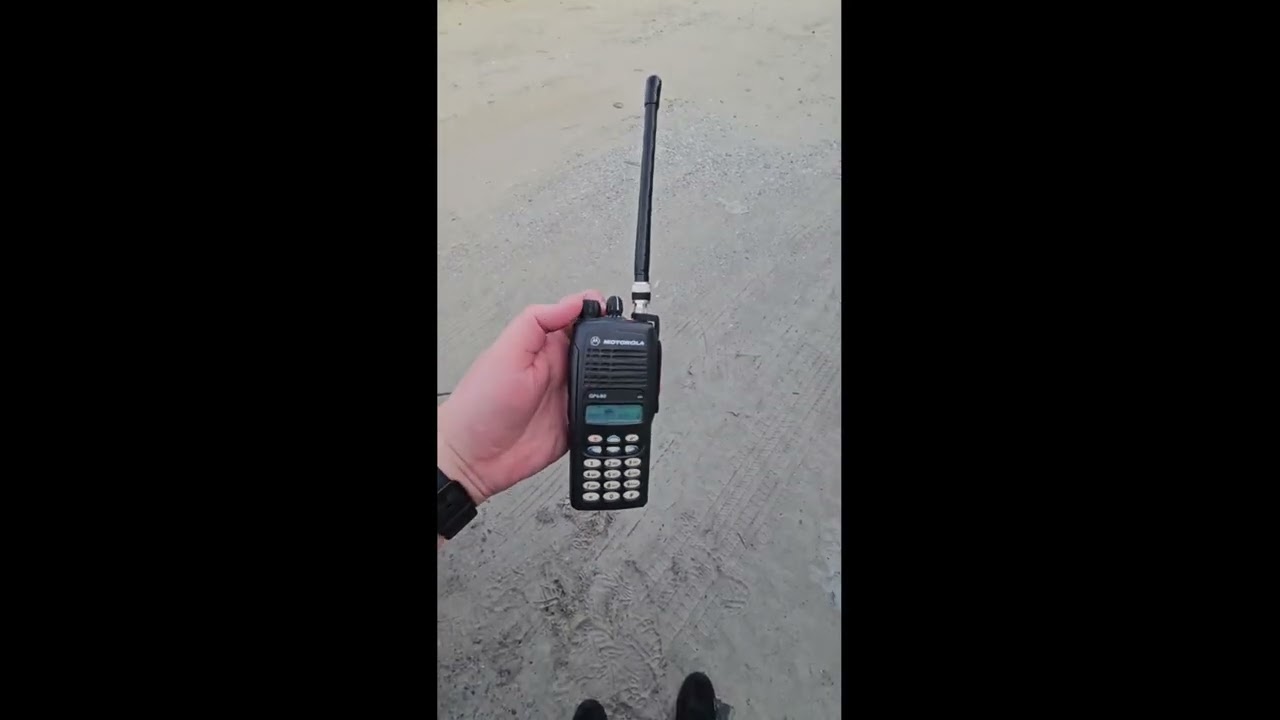 MOTOROLA GP680 и ZASTONE M7 сравнение приема SATCOM на спиральную портативную антенну