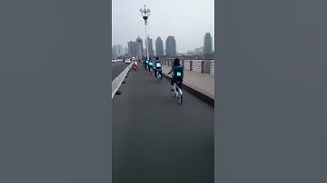 Moving advertising with wearable led display QIVOR TECH