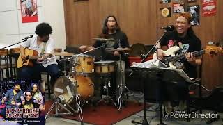 Favourite's Group-Boneka dari India cover by Apeperojer buskers