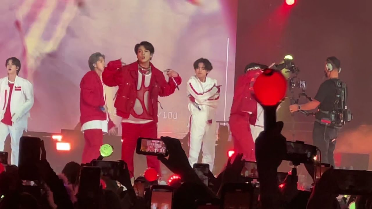 BTS PTD LAS VEGAS FIRE + DOPE LIVE 방탄소년단  Fancam Allegiant Stadium [HD] Day 1