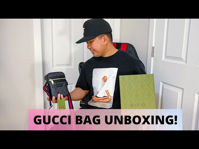 GUCCI GG BLACK MESSENGER BAG