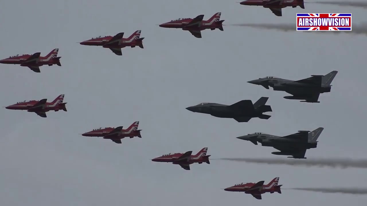 RED ARROWS & TYPHOON FORCE WELCOME F35 INTO UK (airshowvision)