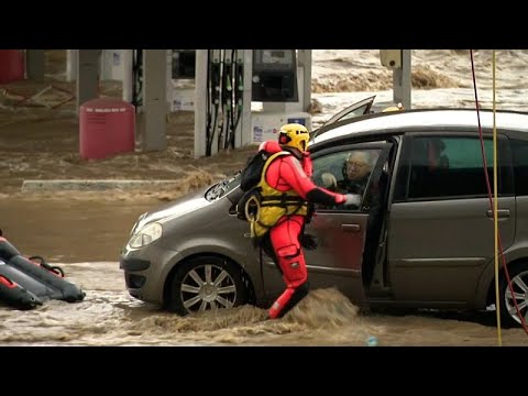 Severe flooding hits south of France after torrential rain - YouTube
