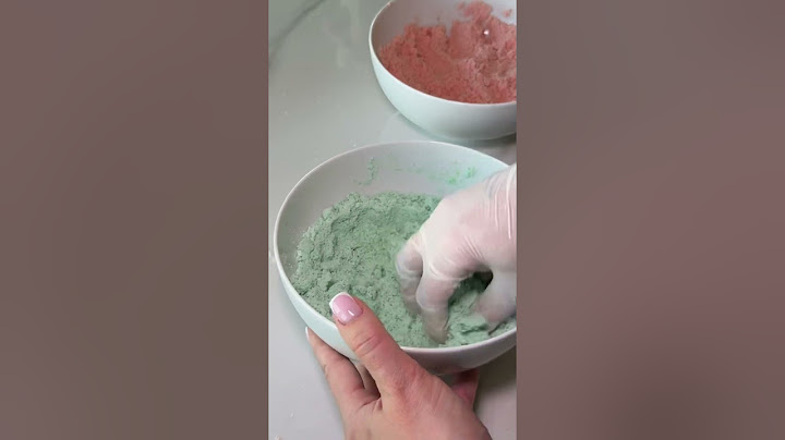 DIY bath bombs🫧 #bathbomb #DIY #momhack #lifehack  #momtok #firsttimemom #shortsvideo