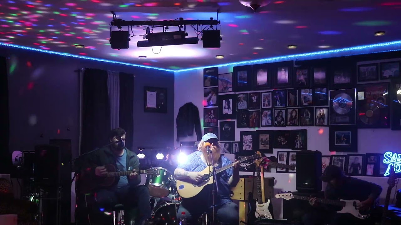 Hollywood STAR ROOM | Locals - Pitifully Low