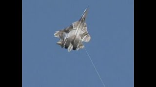 戦闘機型凧 スホーイT 50 PAK FA in凧揚げ大会