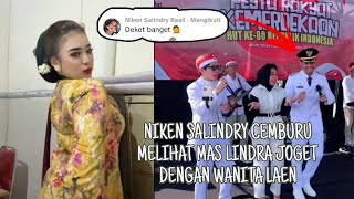 Download Lagu KABAR TERBARU NIKEN SALINDRY CEMBURU MELIHAT MAS LINDRA JOGET DENGAN WANITA LAEN DI ATAS PANGGUNG MP3 Download Lagu KABAR TERBARU NIKEN SALINDRY CEMBURU MELIHAT MAS LINDRA JOGET DENGAN WANITA LAEN DI ATAS PANGGUNG MP3